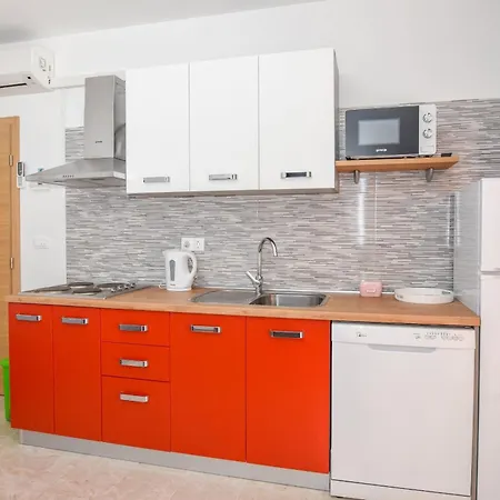 Apartments Neve - 50 M From Beach Mandre Exterior photo
