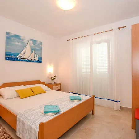 Apartments Neve - 50 M From Beach Mandre Exterior photo