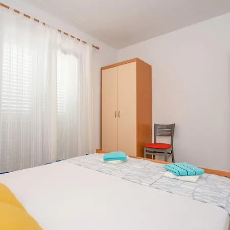 Apartments Neve - 50 M From Beach Mandre Exterior photo
