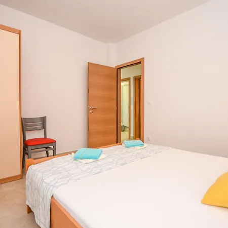 Apartments Neve - 50 M From Beach Mandre Exterior photo