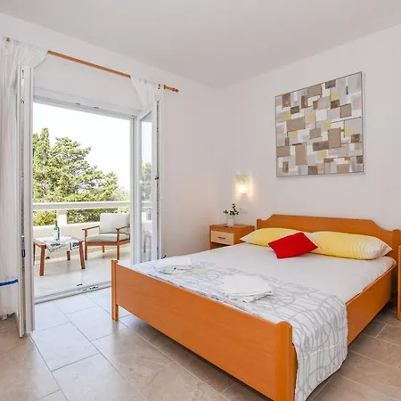 Apartments Neve - 50 M From Beach Mandre Exterior photo