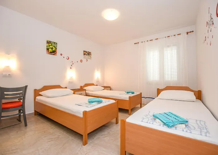 Apartments Neve - 50 M From Beach