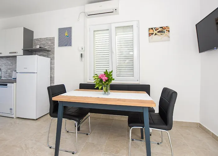Apartments Neve - 50 M From Beach