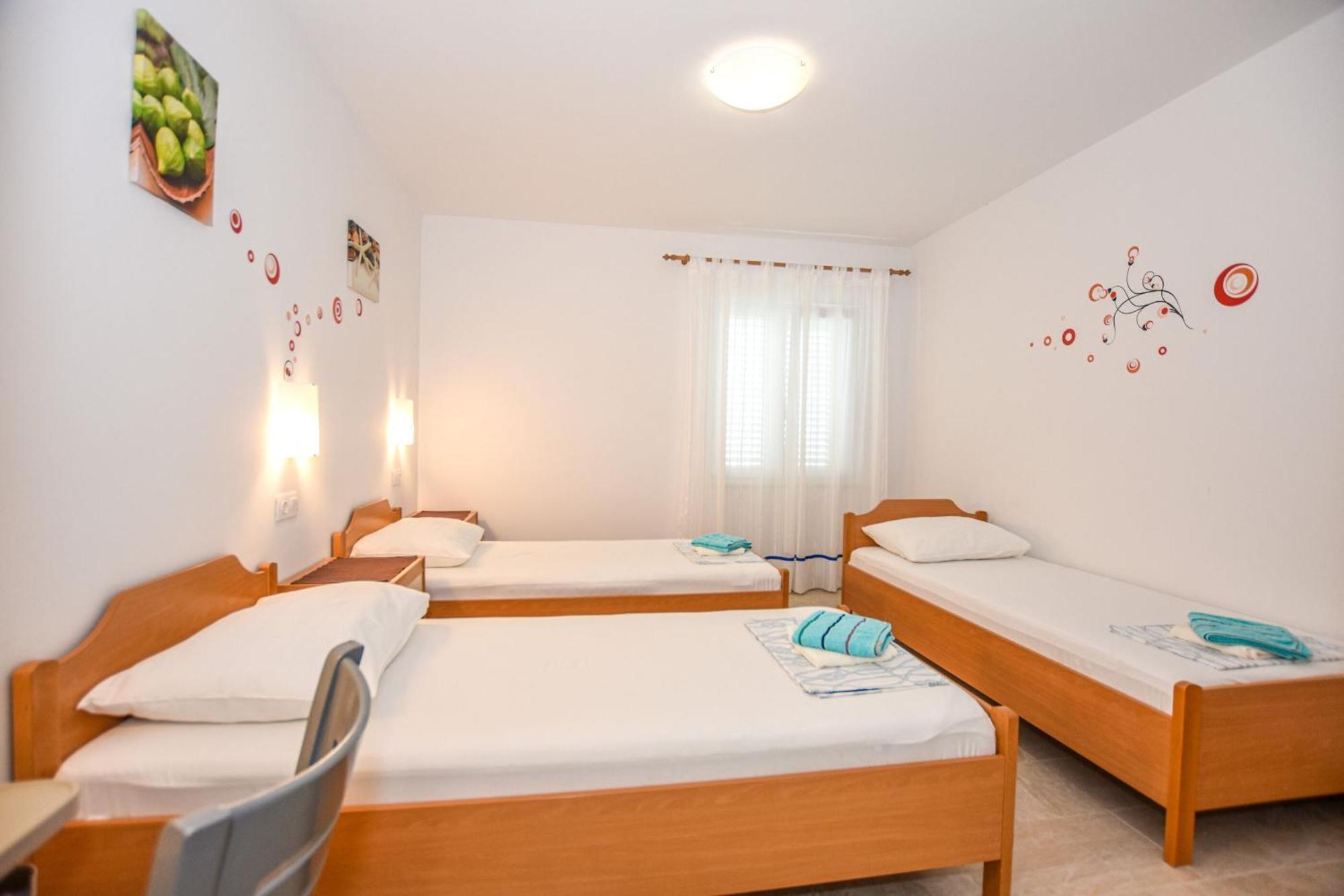 Apartment Neve - 50 M From