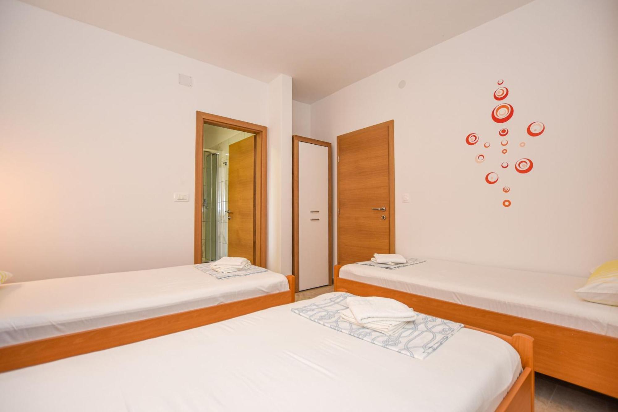 Apartment Neve - 50 M From *